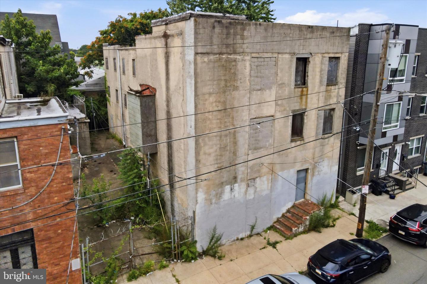2101-2109 W Diamond St Property Photo 6