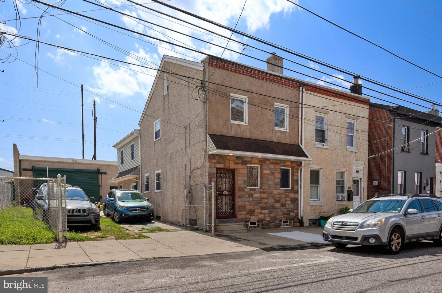 4557-4559 WORTH ST Property Photo 1