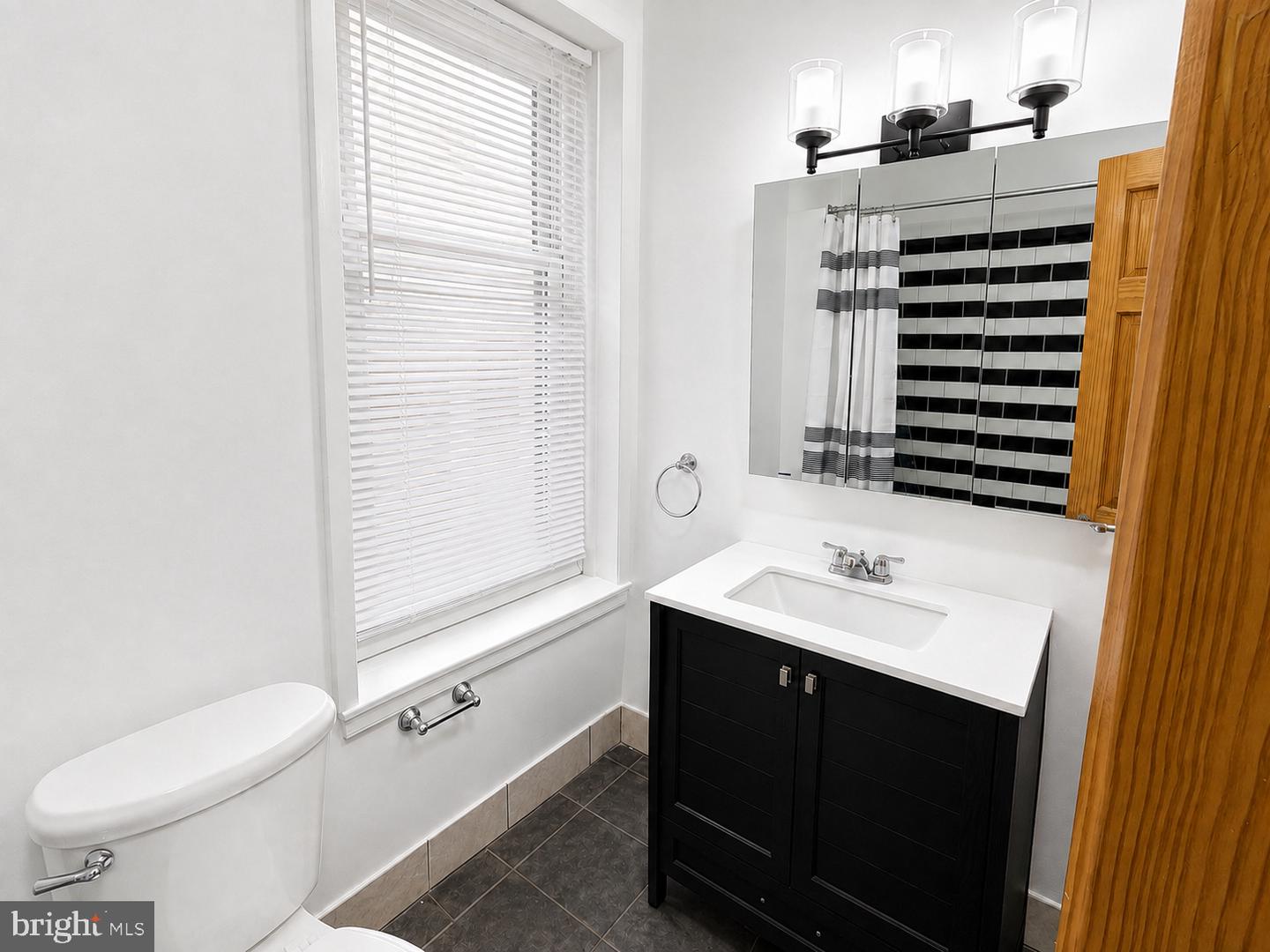 4025 Green St Property Photo 4