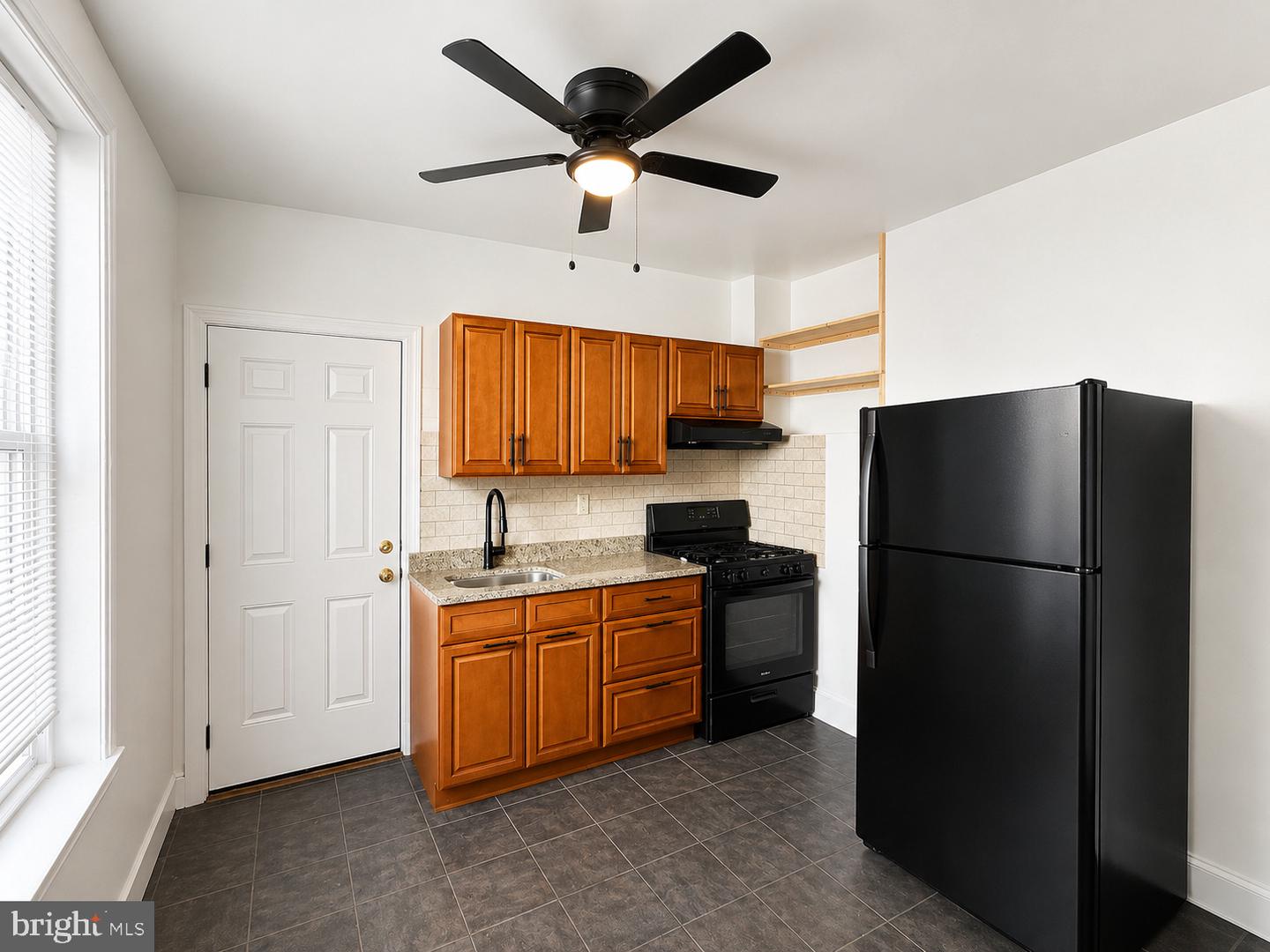 4025 Green St Property Photo 6