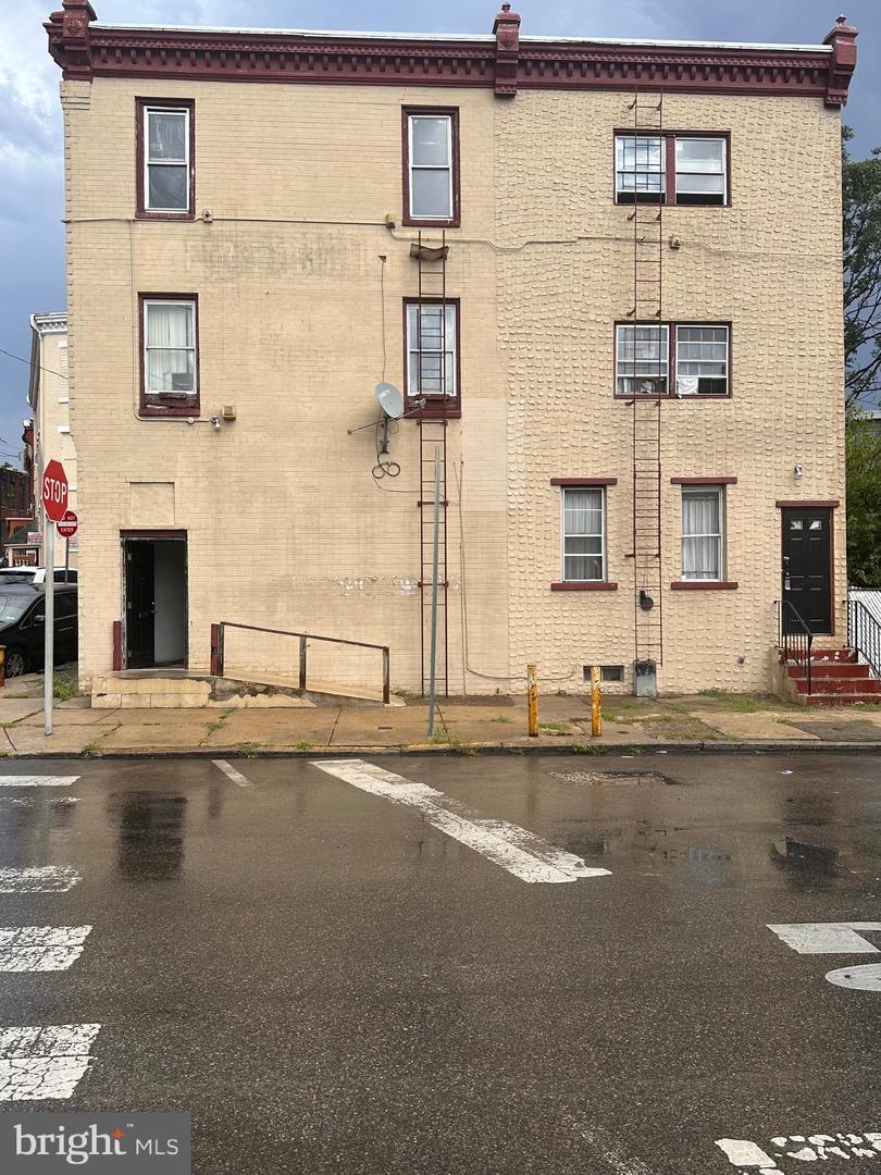 3509-11 N AMERICAN ST Property Photo 1