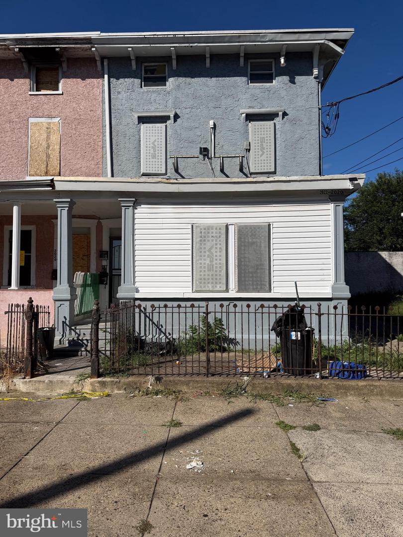 2020-22 E Madison St Property Photo 1