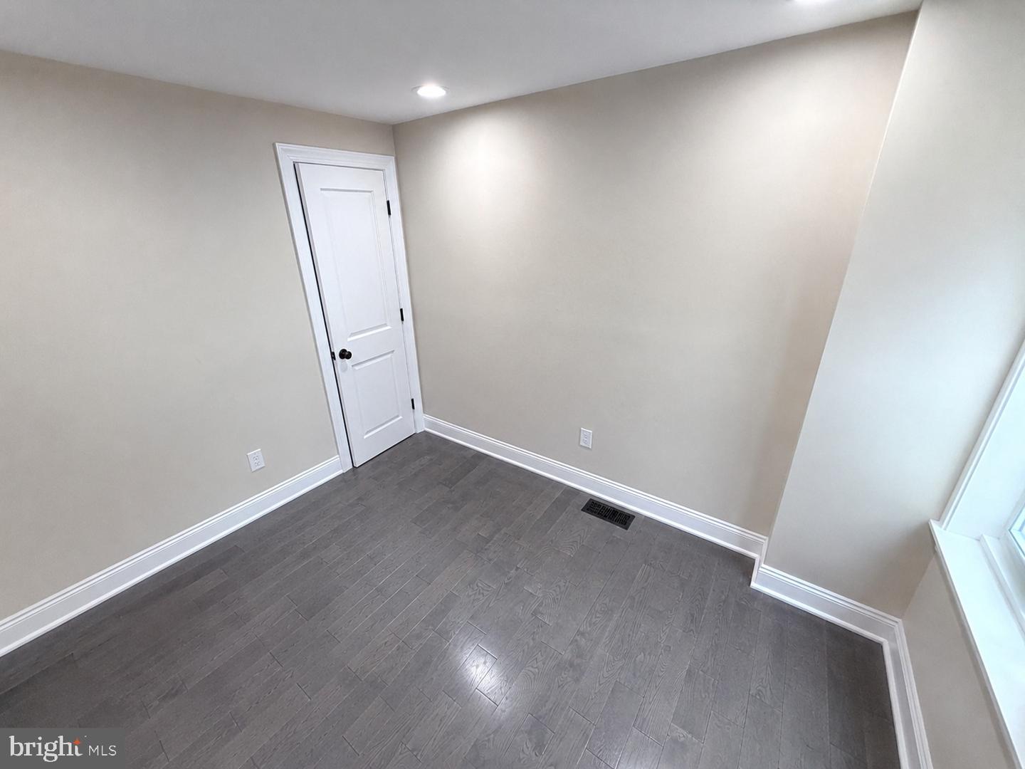 2207 S Clarion St Property Photo 10