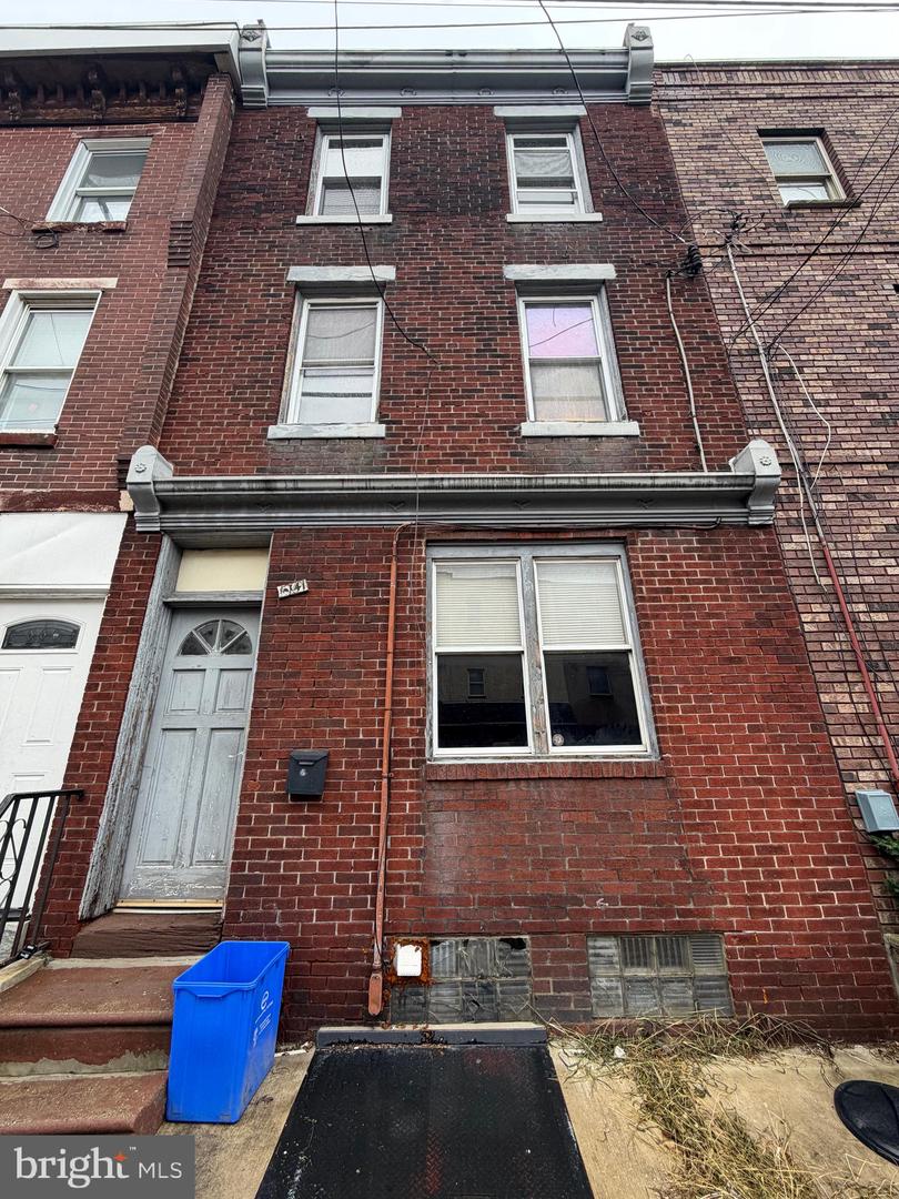 3141 Richmond St Property Photo 1