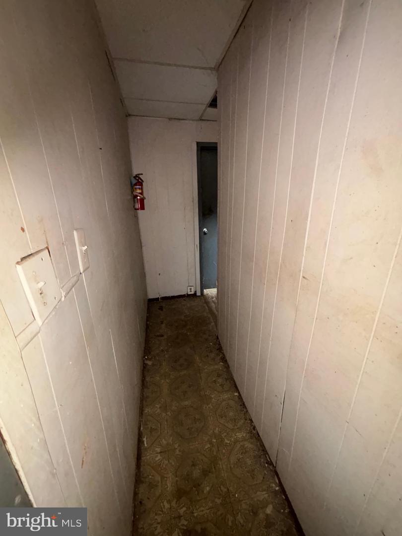 3141 Richmond St Property Photo 16