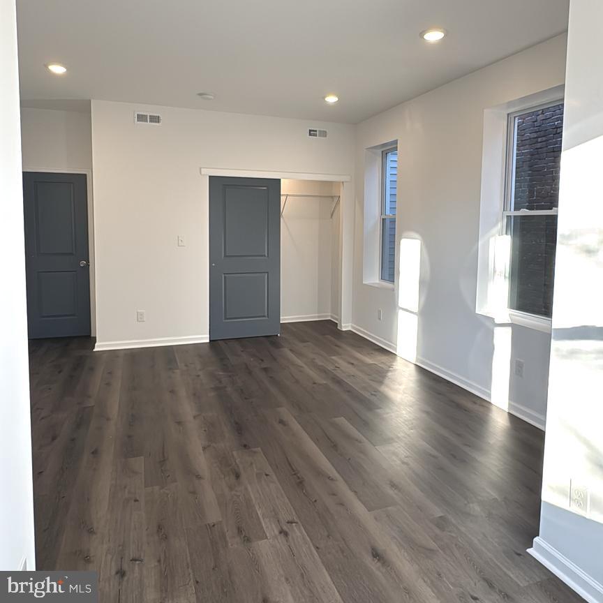 2028 W Westmoreland St #2 Property Photo 6