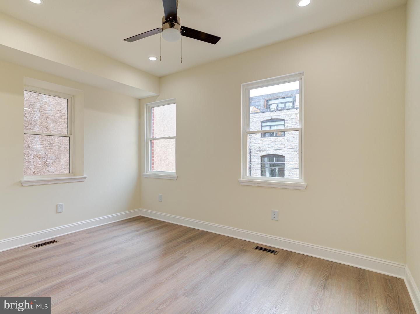 2127 E Firth St Property Photo 18
