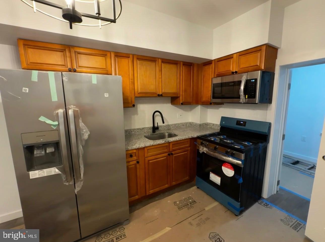 625 E Thayer St Property Photo 7