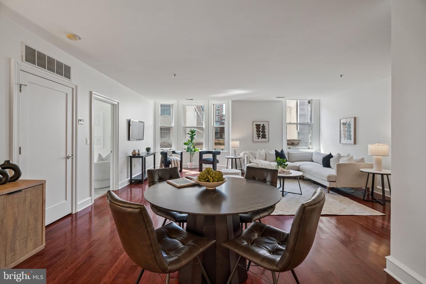 1811 Chestnut St #402 Property Photo 8