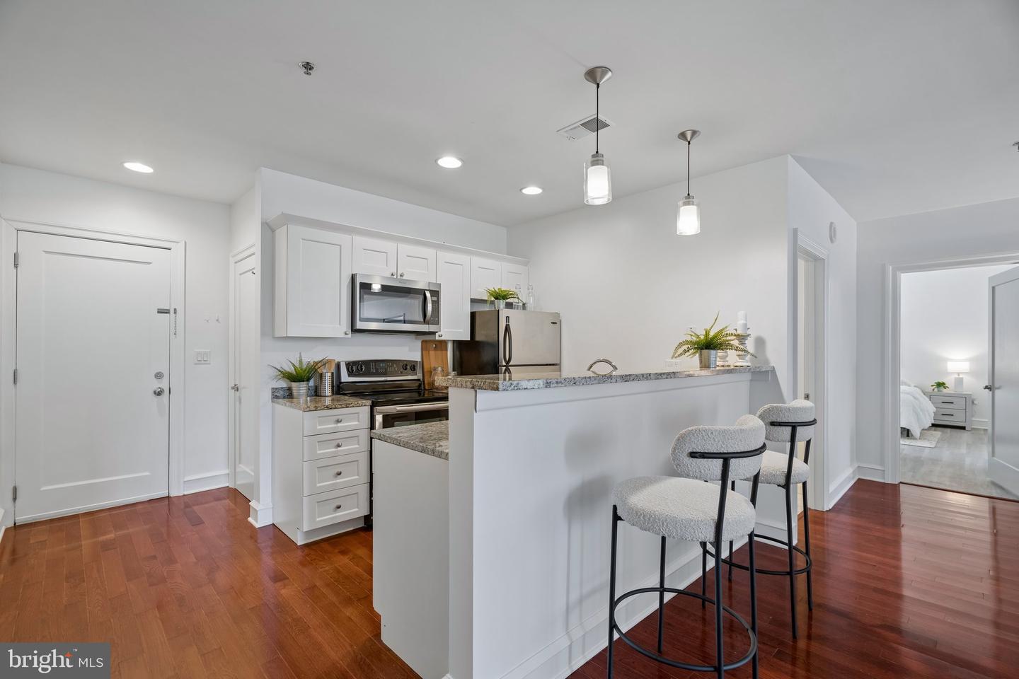 1811 Chestnut St #402 Property Photo 11