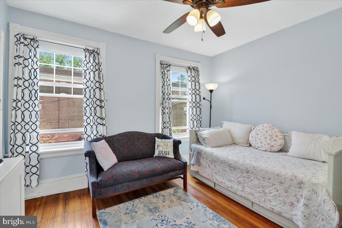 18 W Gravers Ln Property Photo 16
