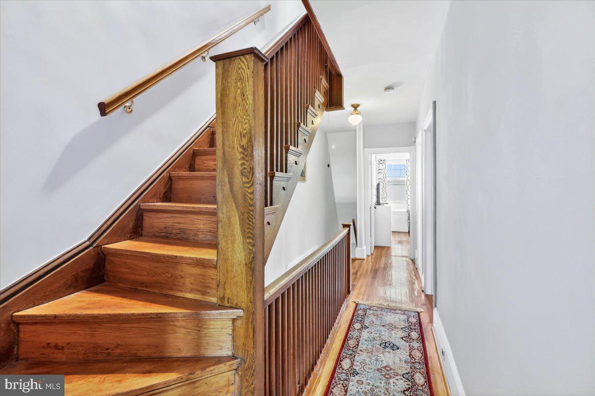 18 W Gravers Ln Property Photo 23
