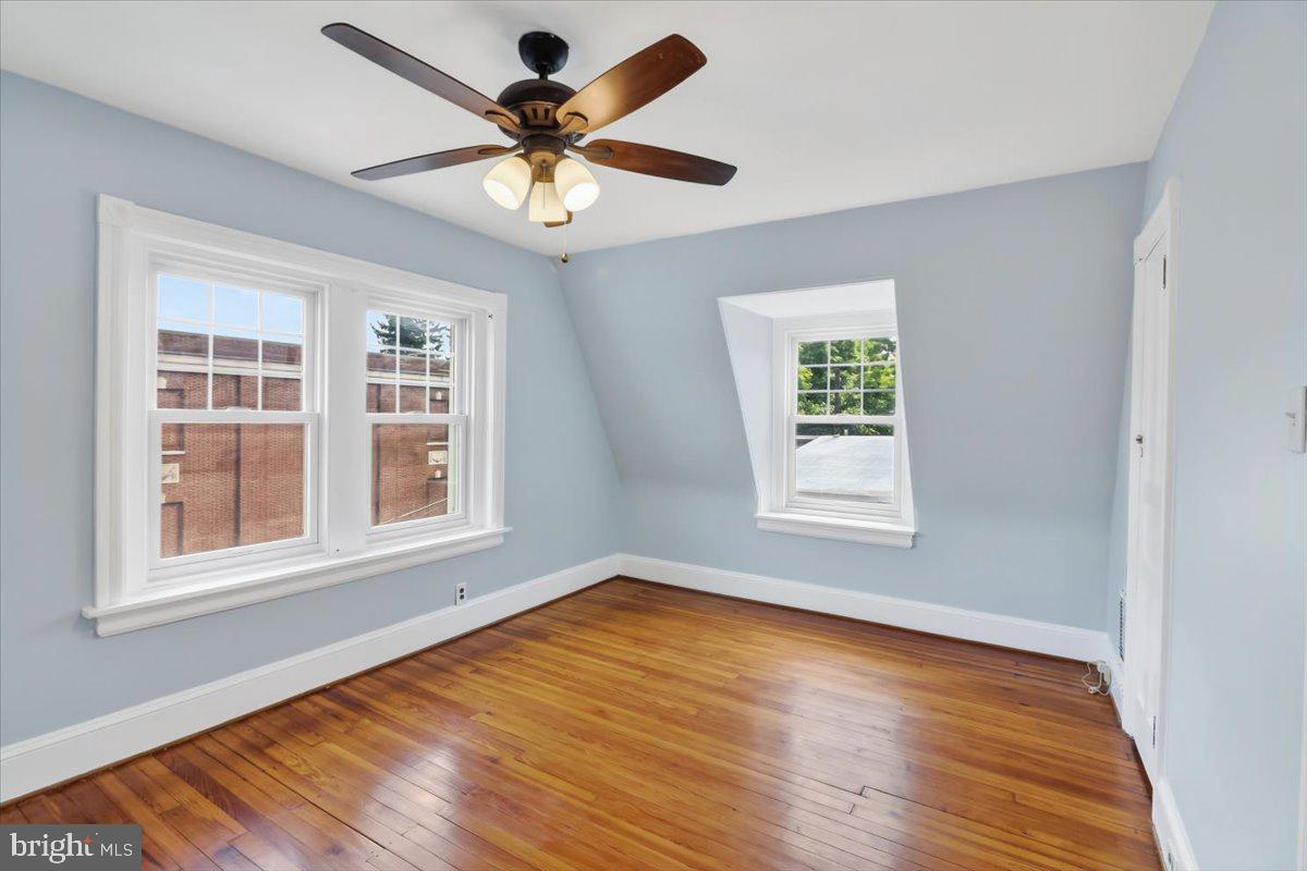 18 W Gravers Ln Property Photo 24