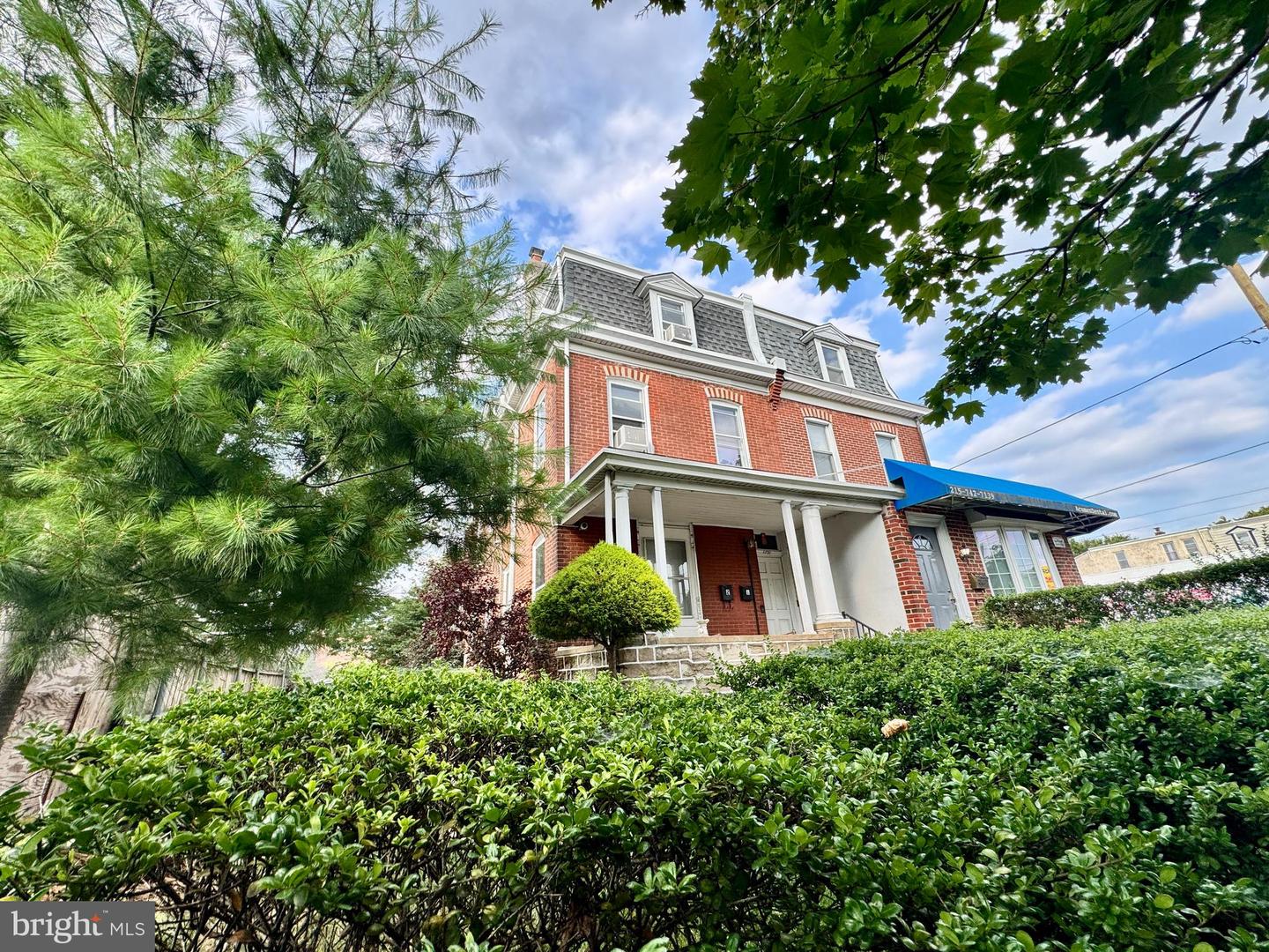 1131 Cottman Ave Property Photo 3