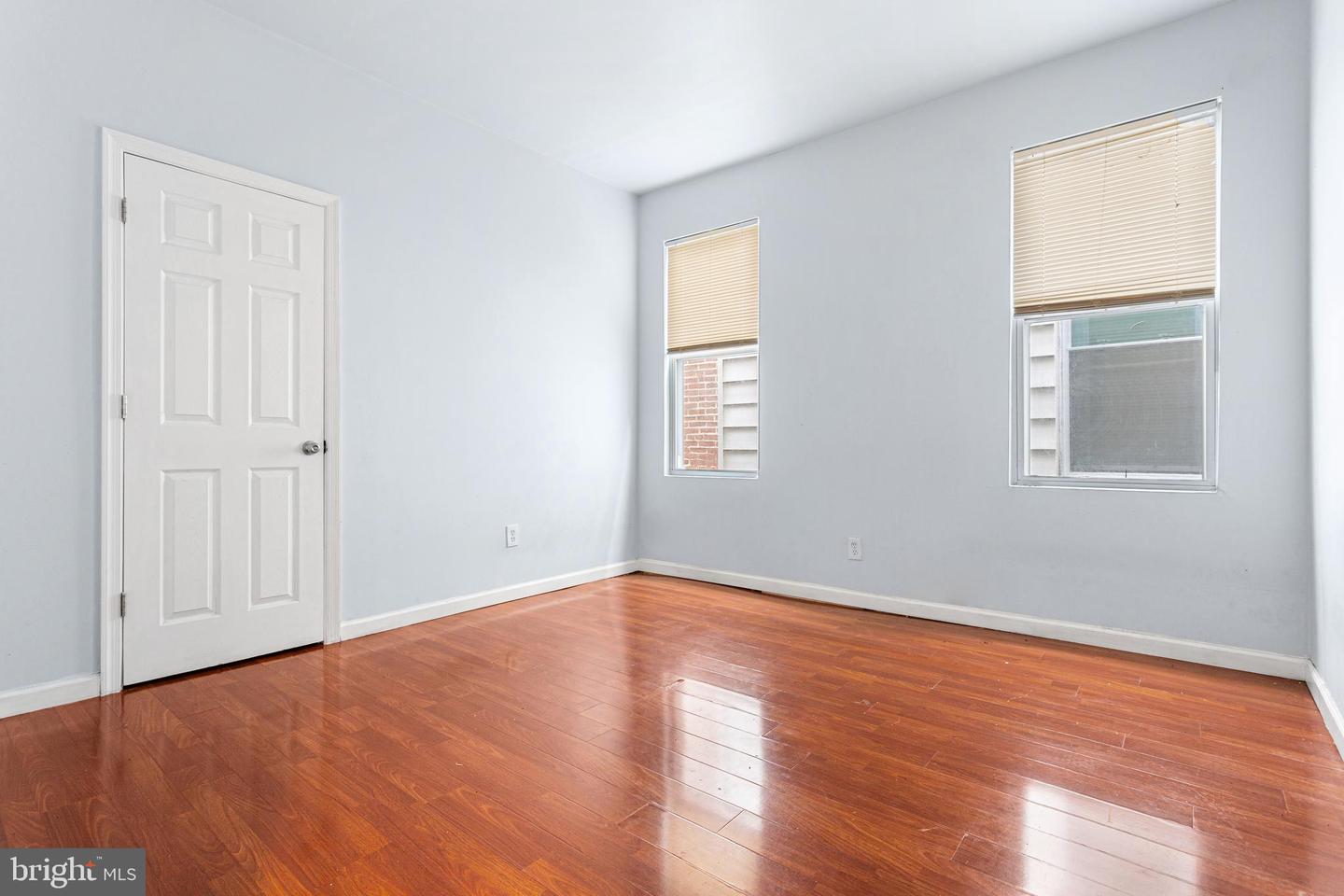 5446 Walnut St #2nd Floor Property Photo 9