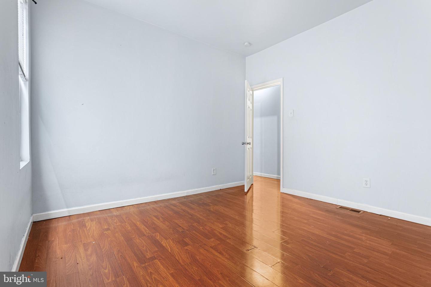 5446 Walnut St #2nd Floor Property Photo 10