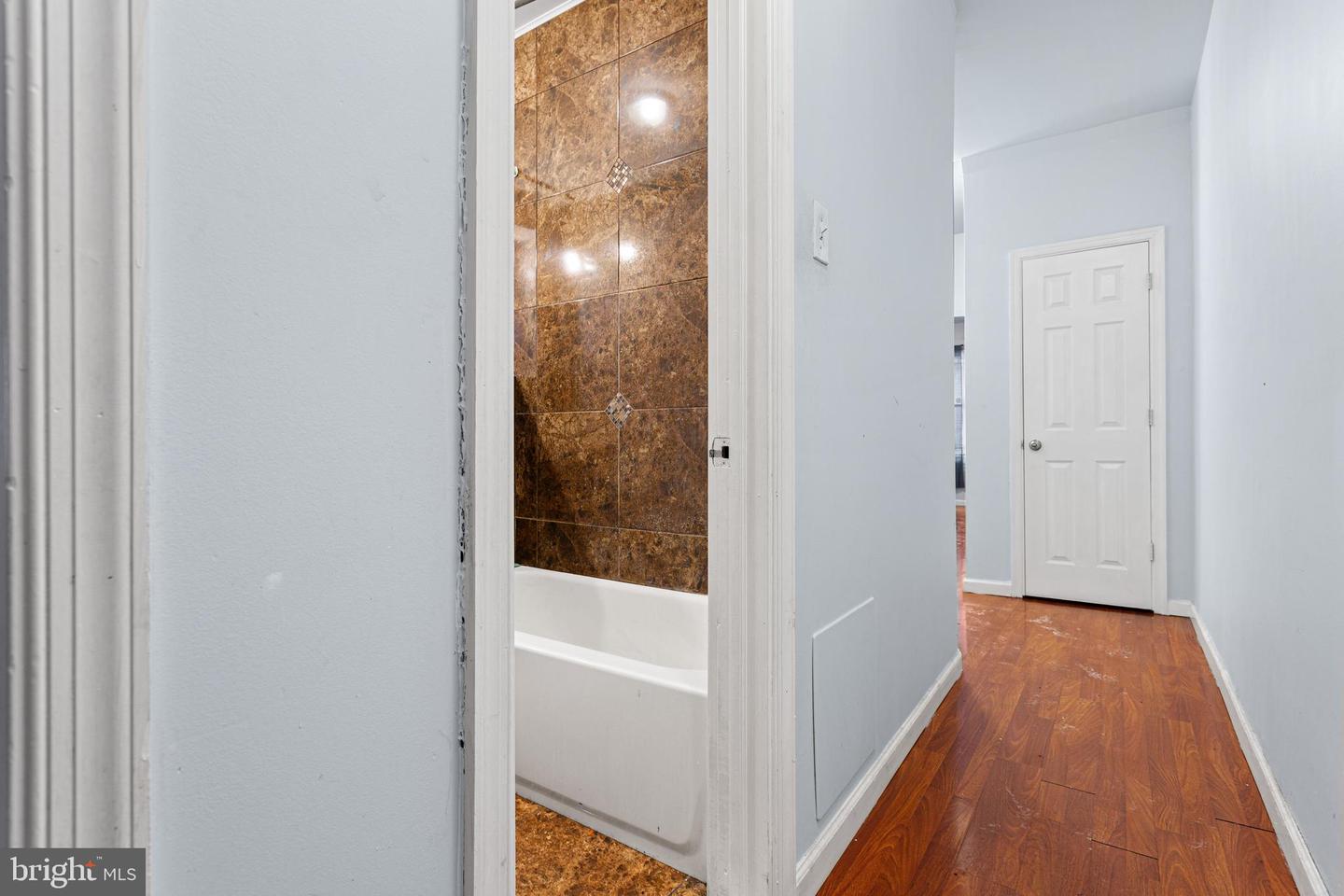 5446 Walnut St #2nd Floor Property Photo 11