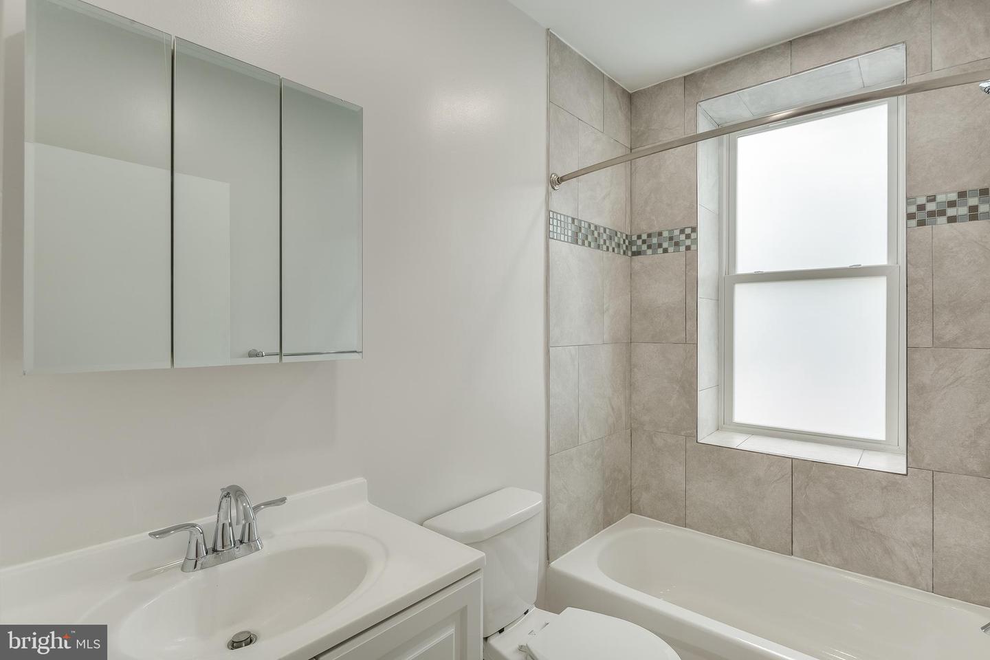 500 S 52nd St Property Photo 10
