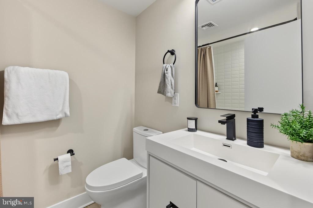 2608 Manton St Property Photo 16