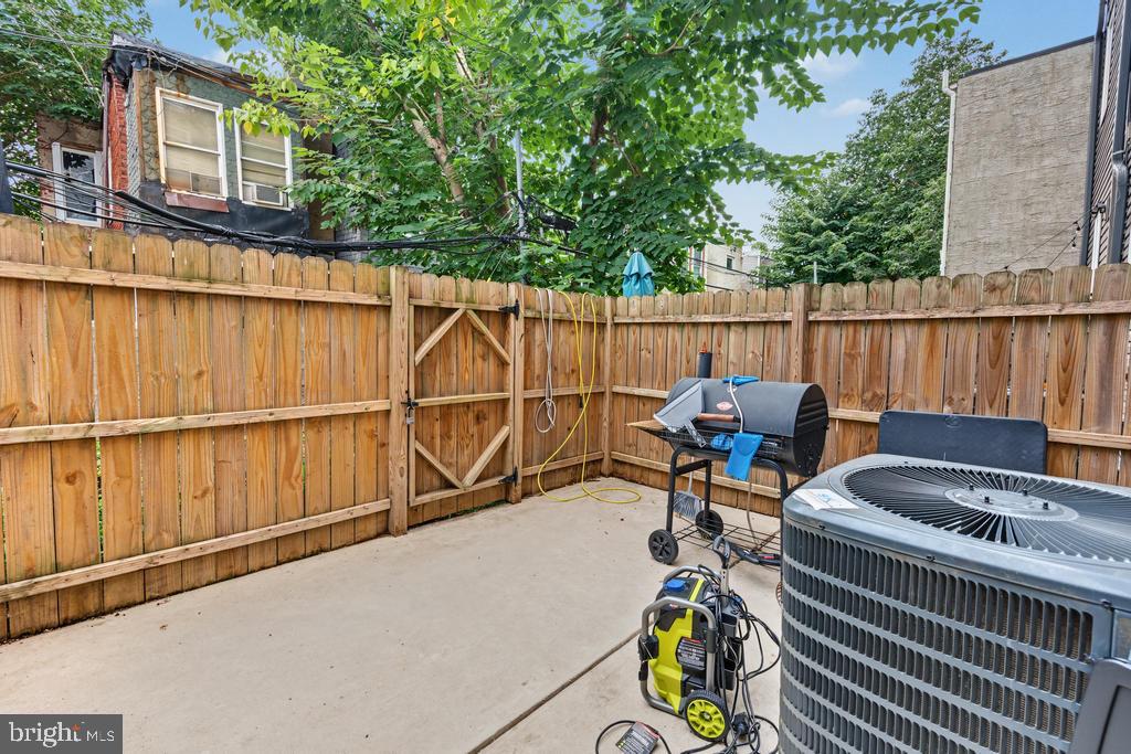 2608 Manton St Property Photo 40