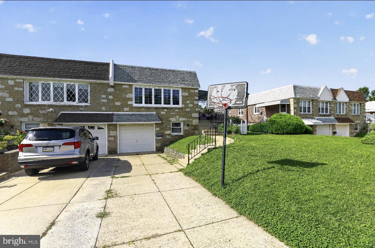 9952 Woodfern Rd Property Photo 1