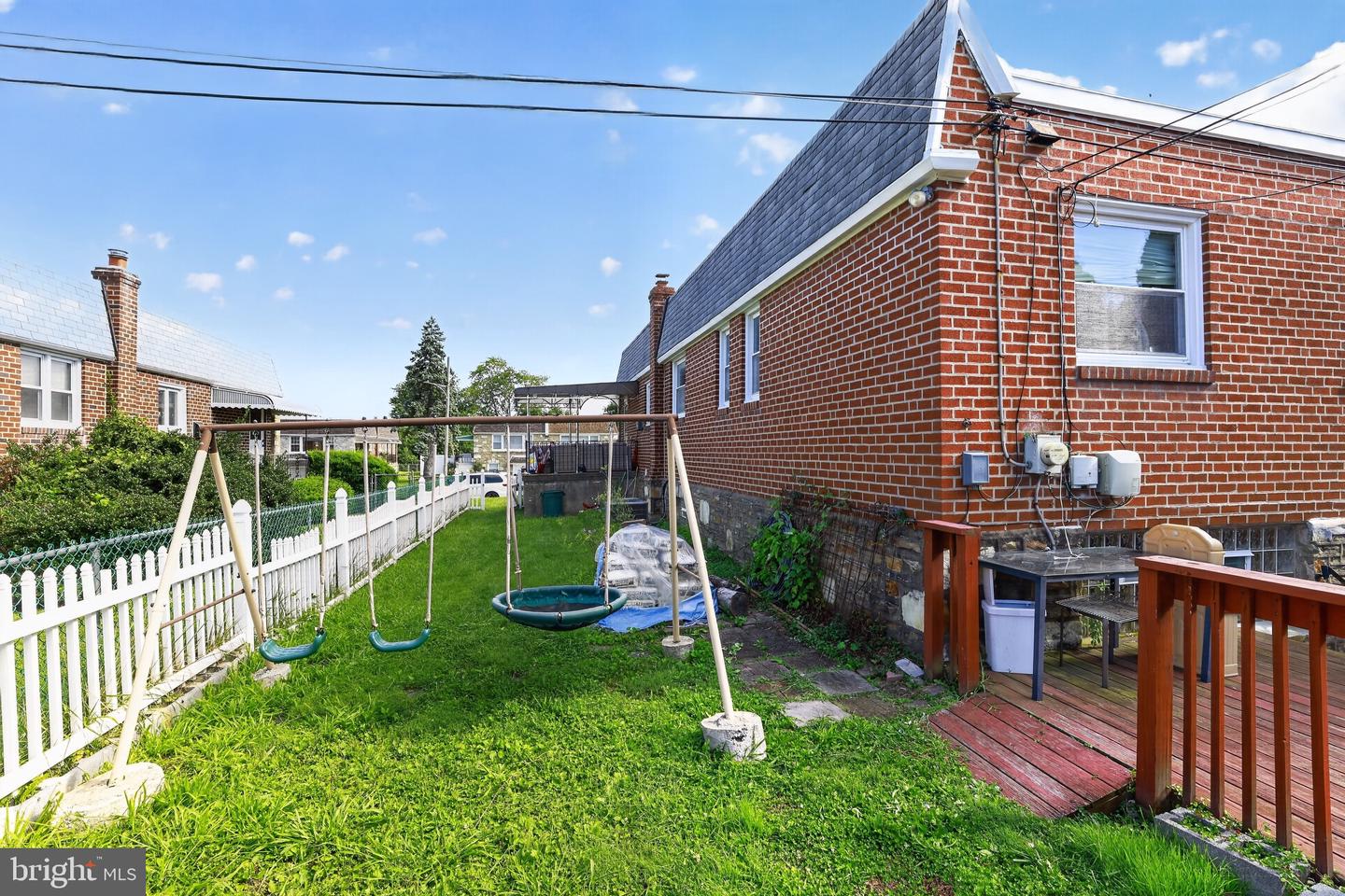 9952 Woodfern Rd Property Photo 6