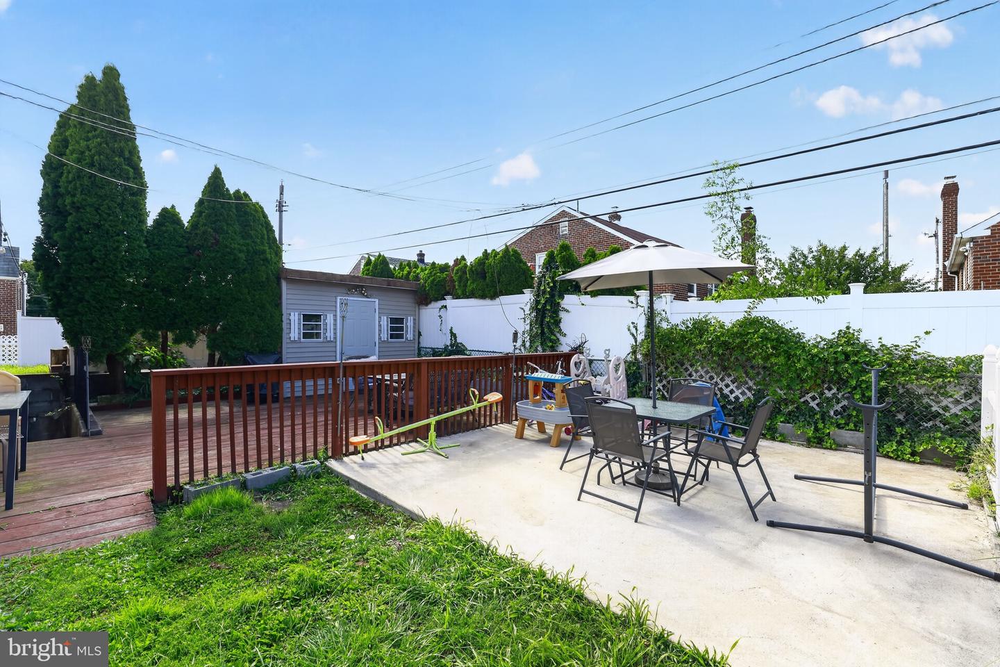9952 Woodfern Rd Property Photo 9