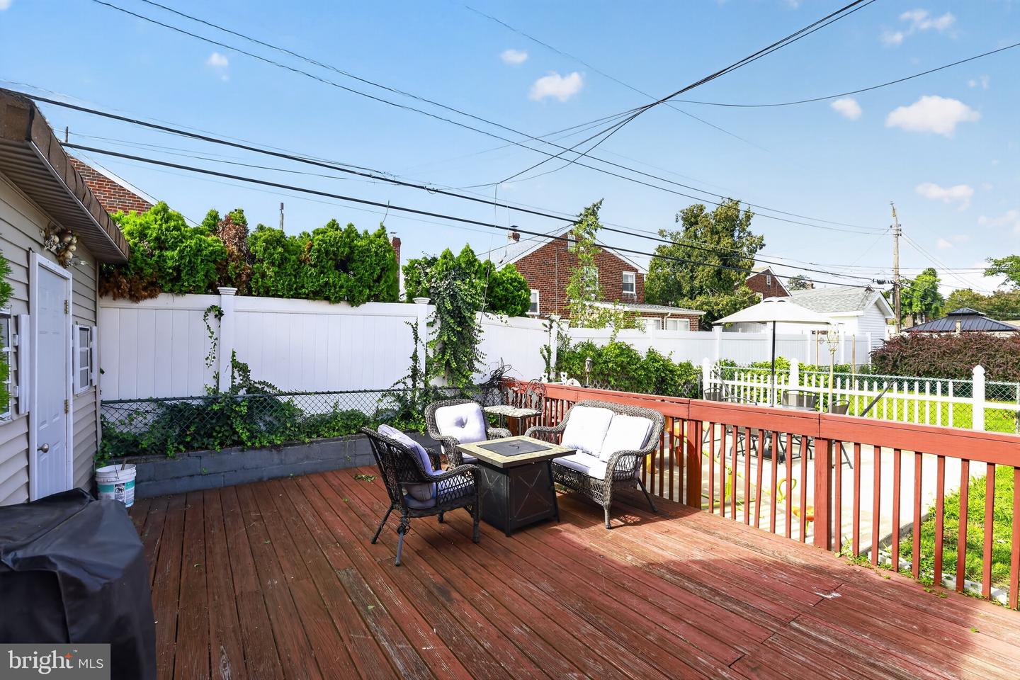 9952 Woodfern Rd Property Photo 13