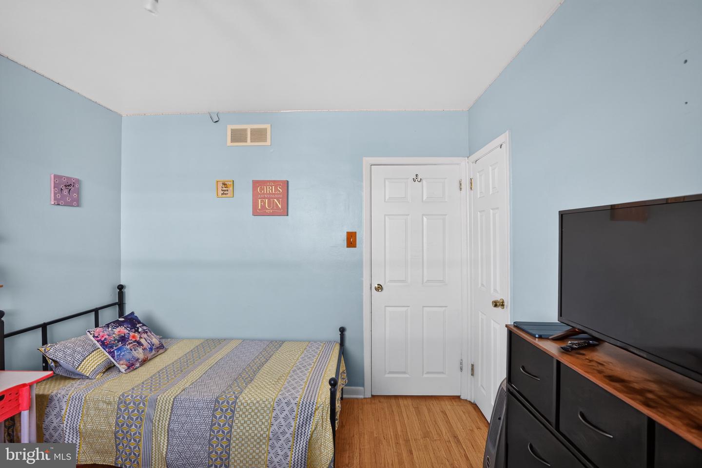 9952 Woodfern Rd Property Photo 36