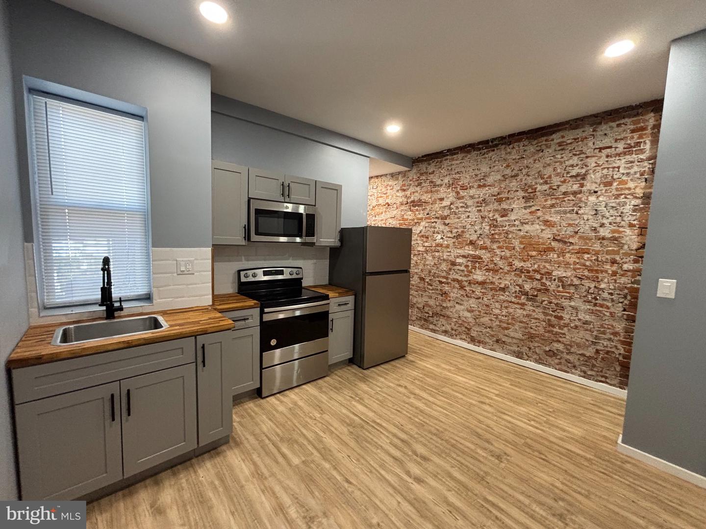 635 N 52nd St #b Property Photo 1