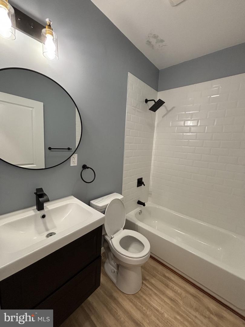 635 N 52nd St #b Property Photo 4