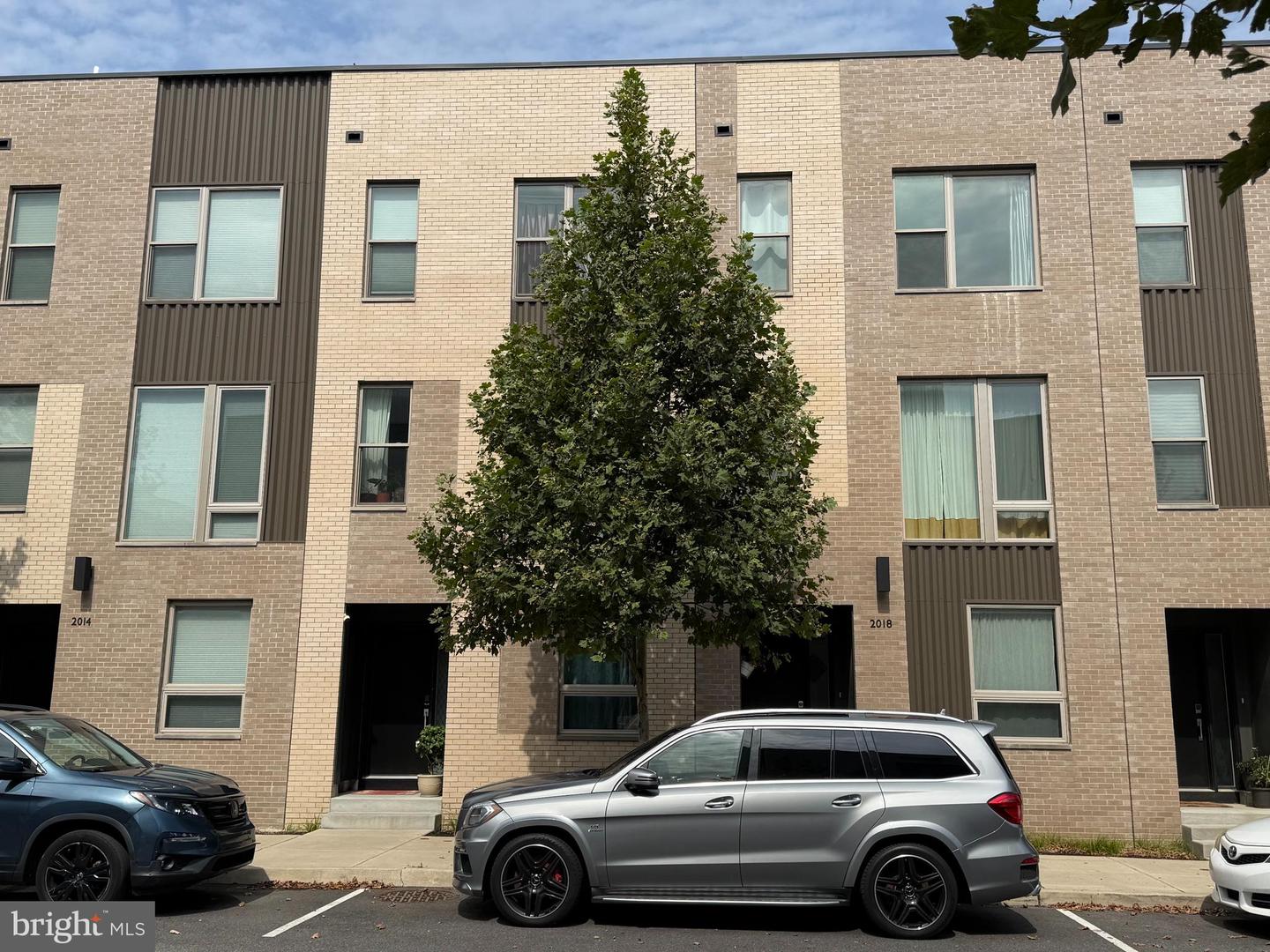 2018 NORTHBANK PL Property Photo 1