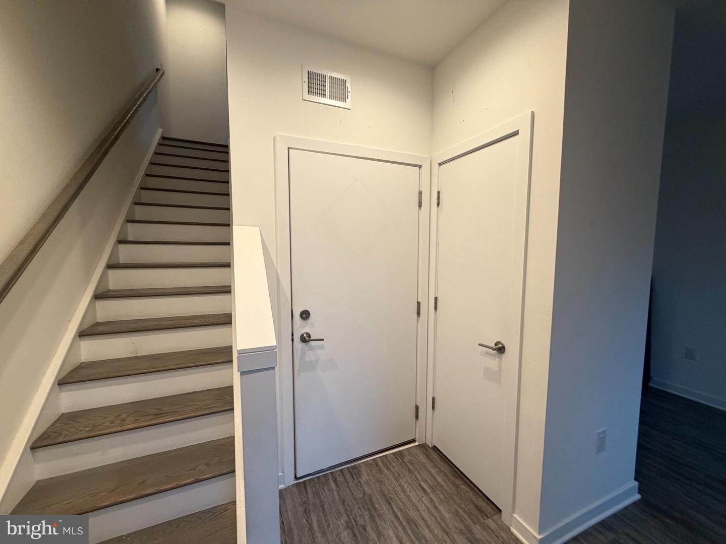 2018 Northbank Pl Property Photo 3