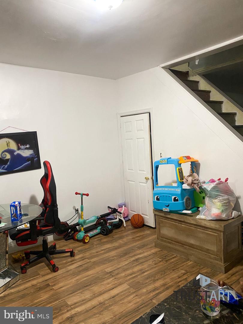 4349 Penn St Property Photo 10