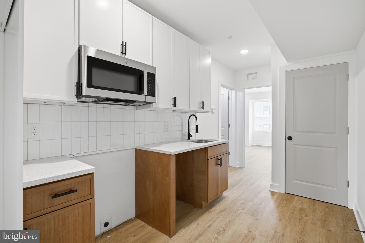 2216 N FRANKLIN ST #2 Property Photo 1
