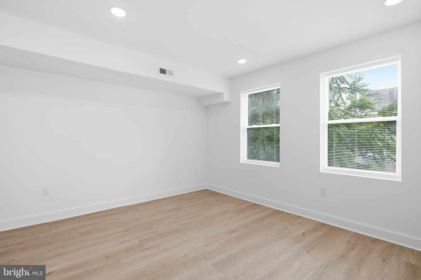 2216 N Franklin St #2 Property Photo 2