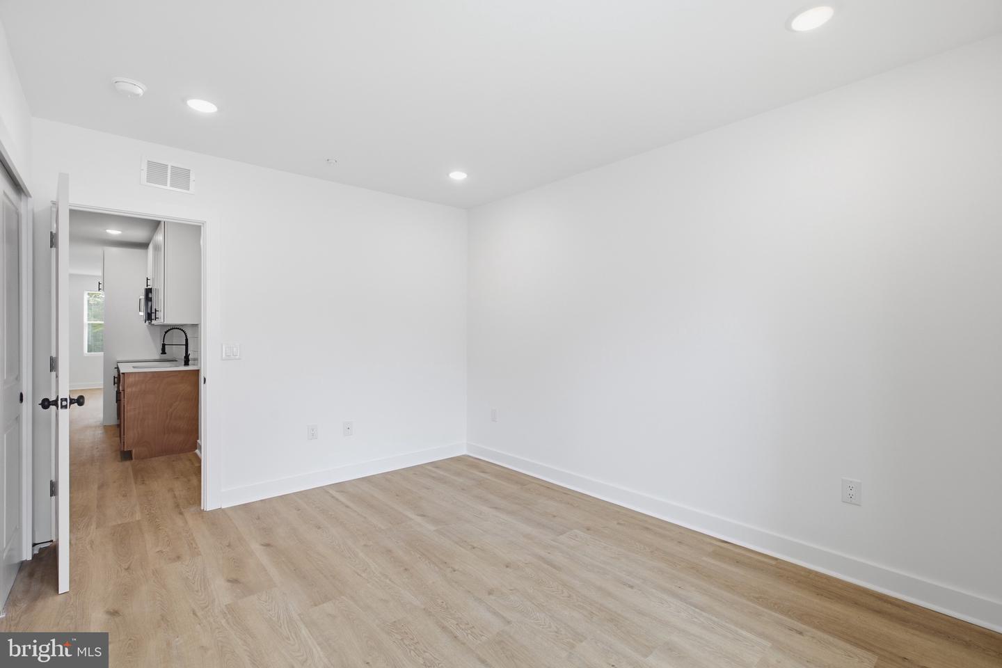 2216 N Franklin St #2 Property Photo 10