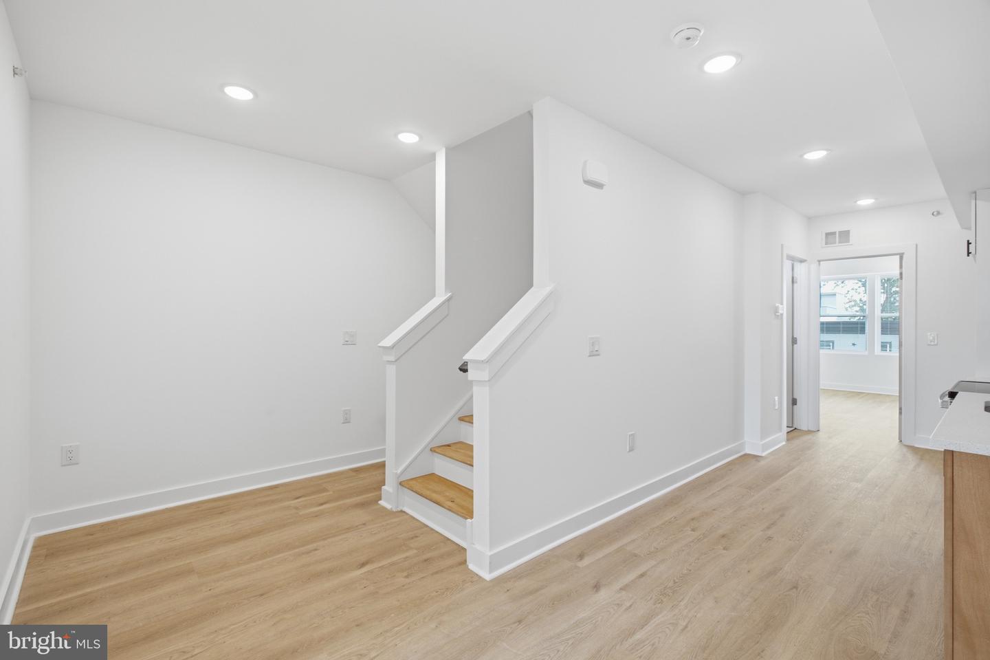 2216 N FRANKLIN ST #3 Property Photo 1