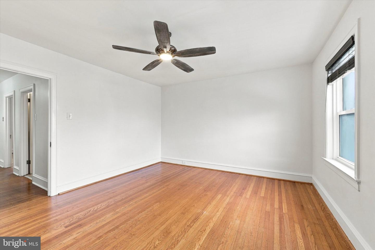 6493 Woodcrest Ave Property Photo 14