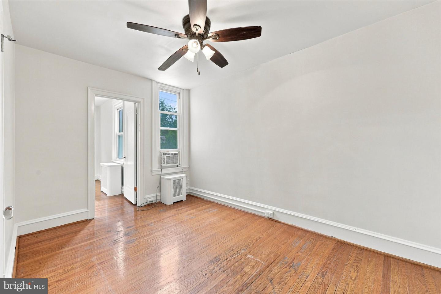 6493 Woodcrest Ave Property Photo 18