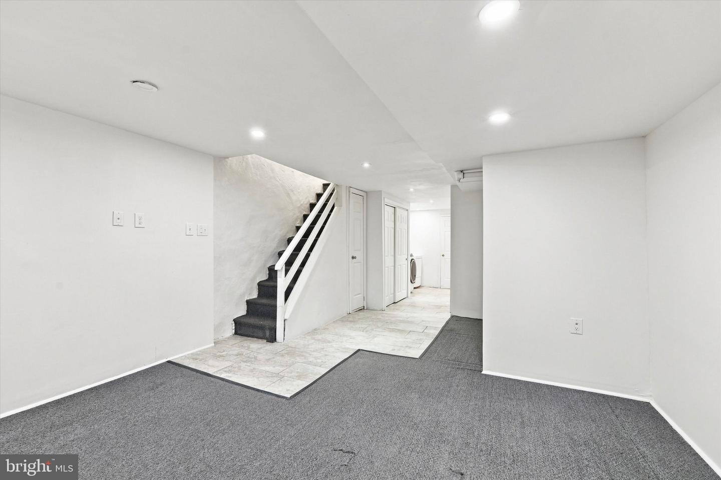 6493 Woodcrest Ave Property Photo 23