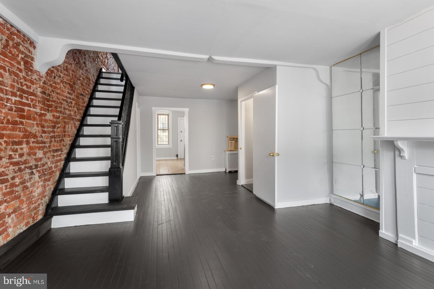 2341 Watkins St Property Photo 1