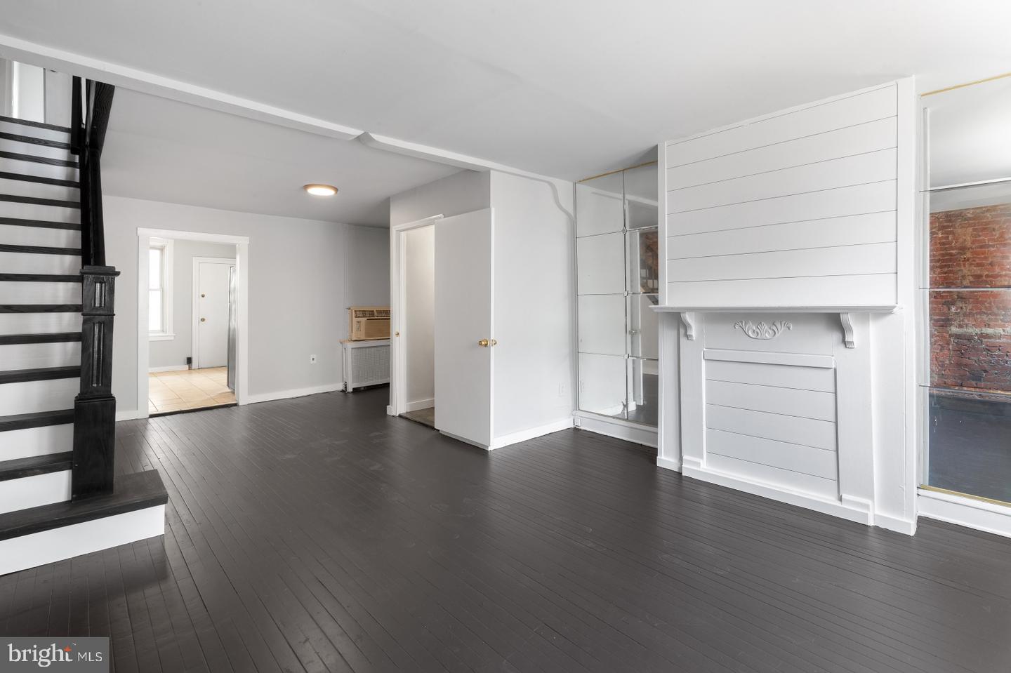 2341 Watkins St Property Photo 2