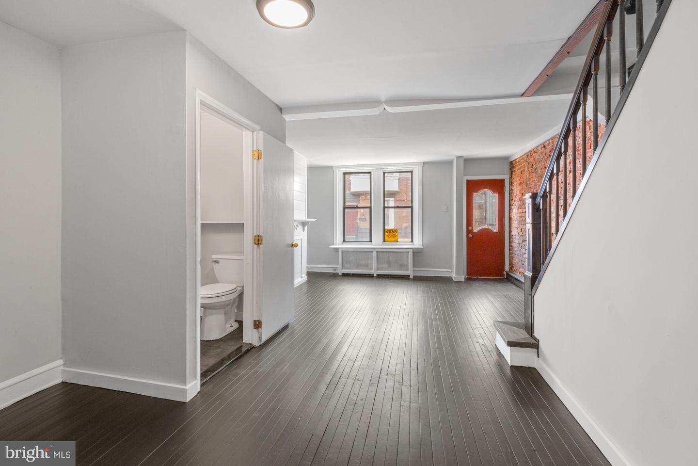 2341 Watkins St Property Photo 8