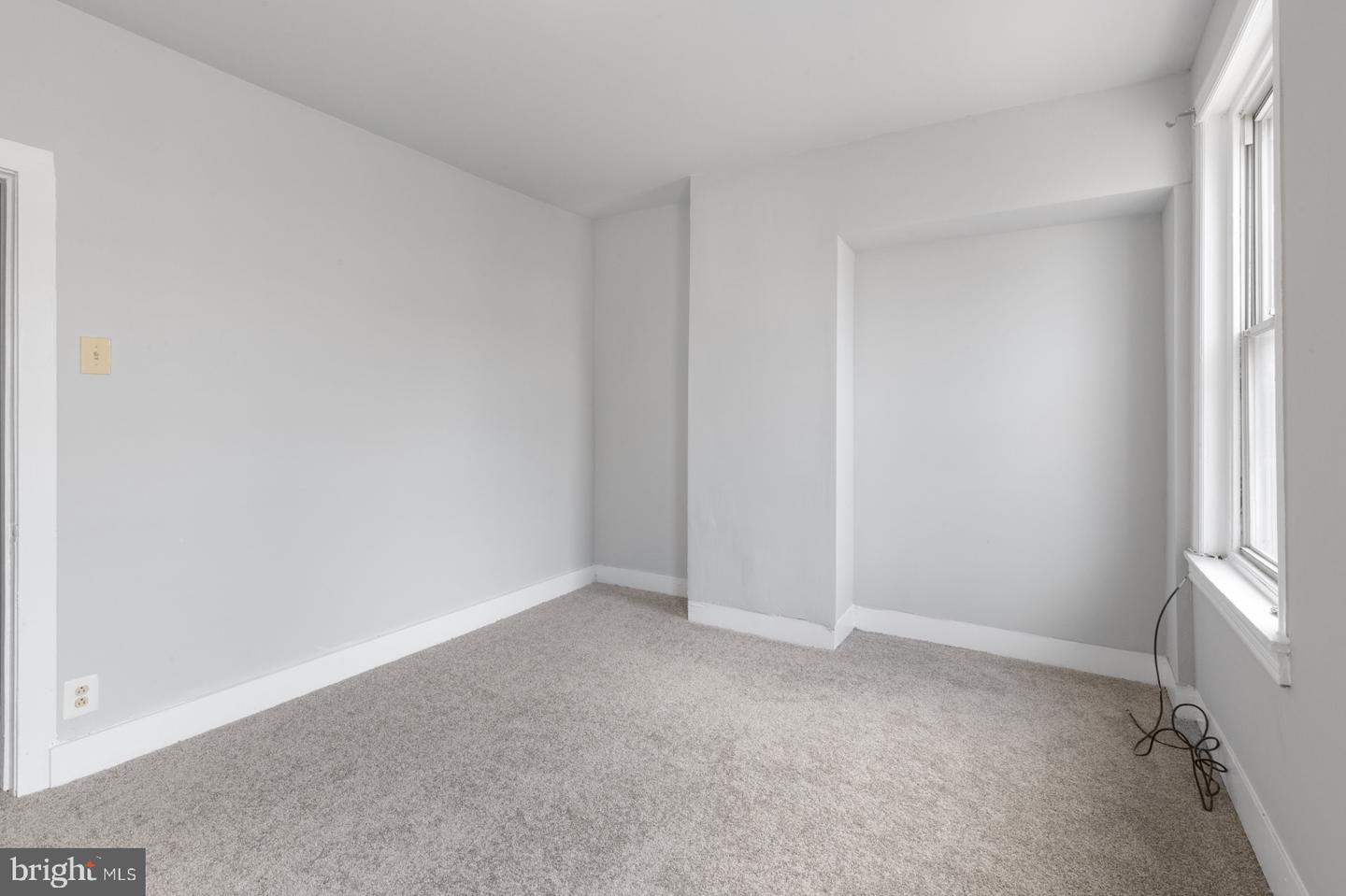 2341 Watkins St Property Photo 17