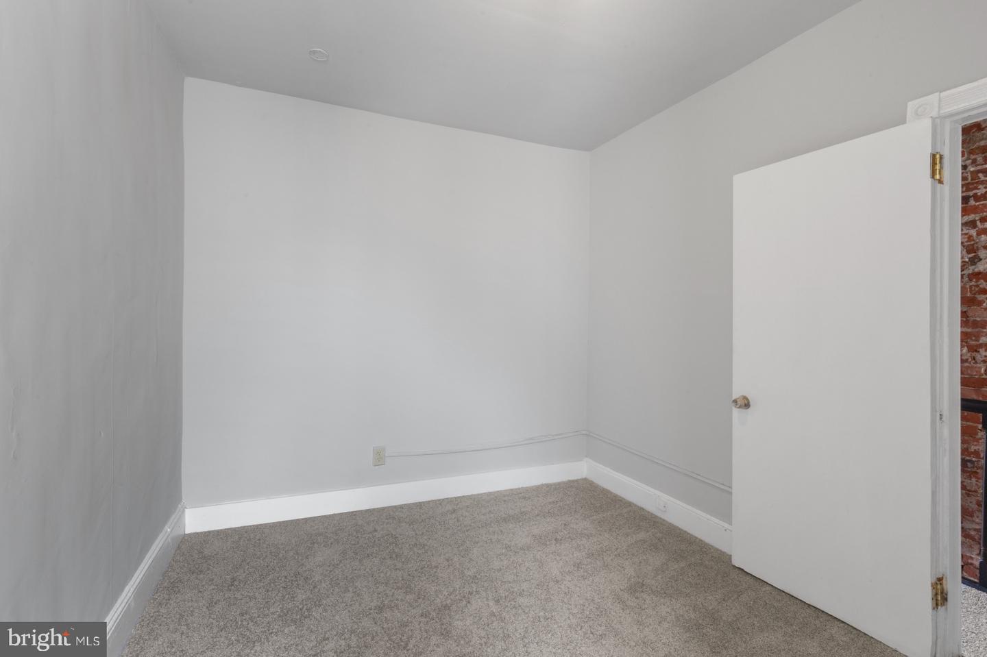 2341 Watkins St Property Photo 20