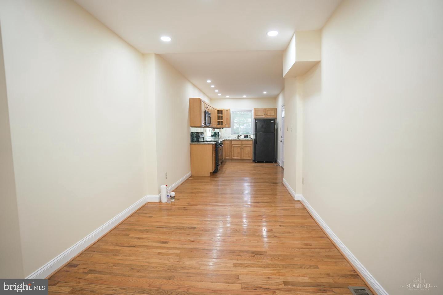 2321 E Boston St Property Photo 4