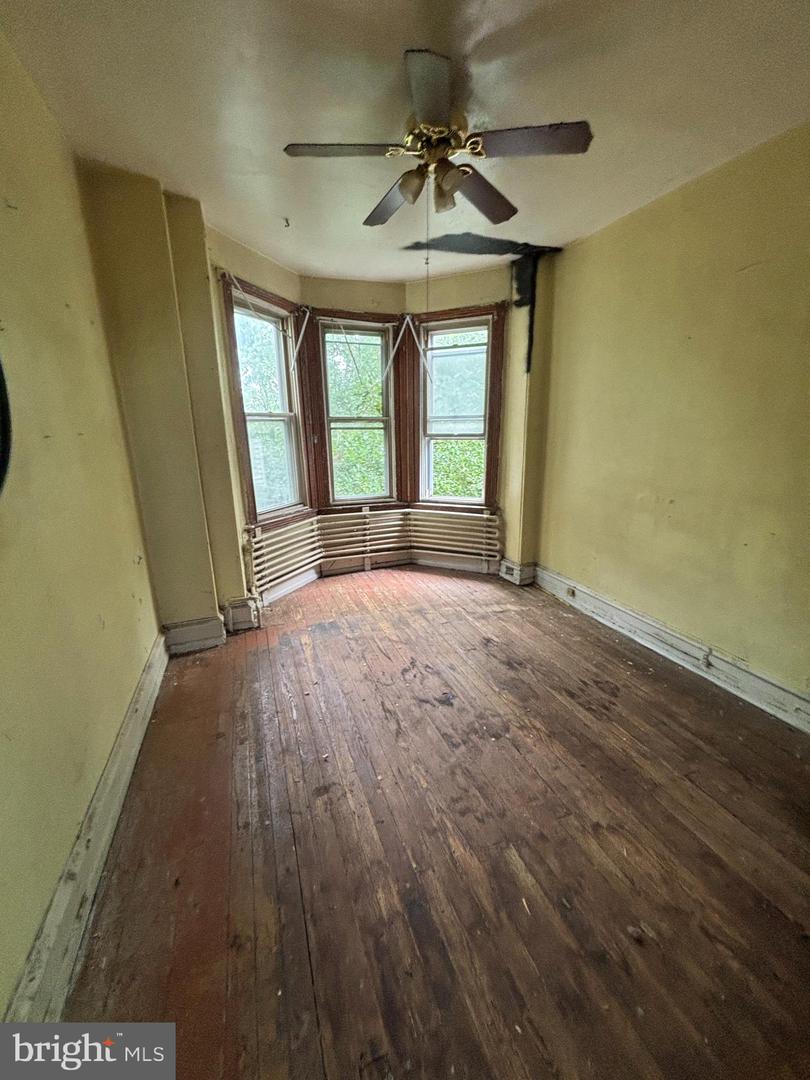 2947 N 12th St Property Photo 2