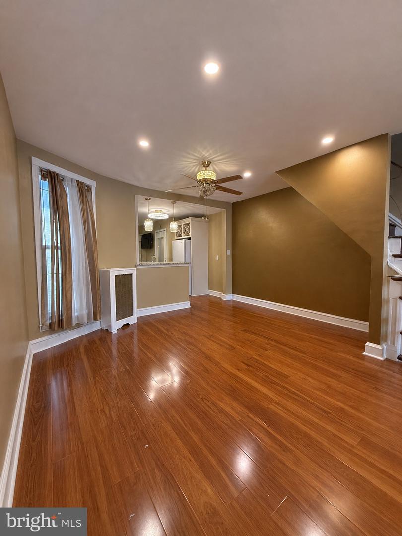 204 W Clapier St Property Photo 5