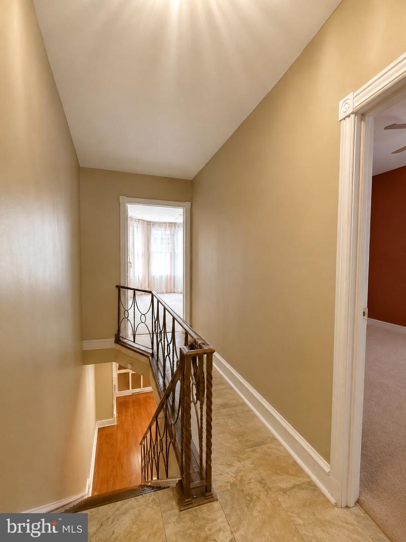 204 W Clapier St Property Photo 6